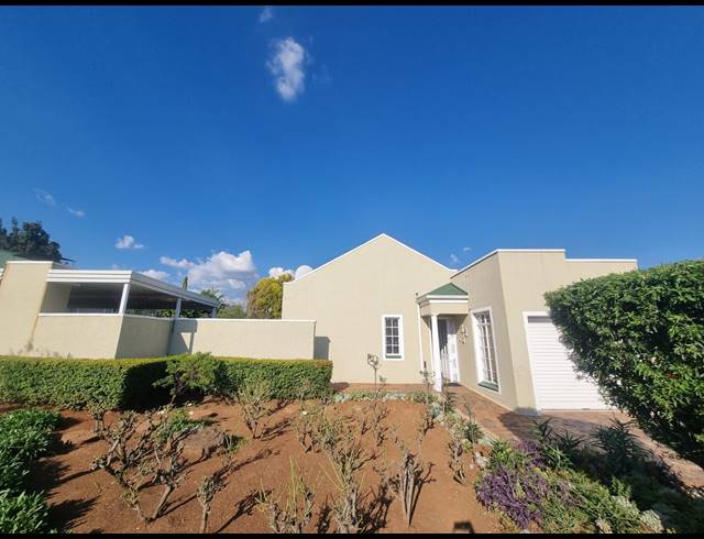 3 BEDROOM TOWNHOUSE FOR SALE IN VANDERBIJLPARK SW 5